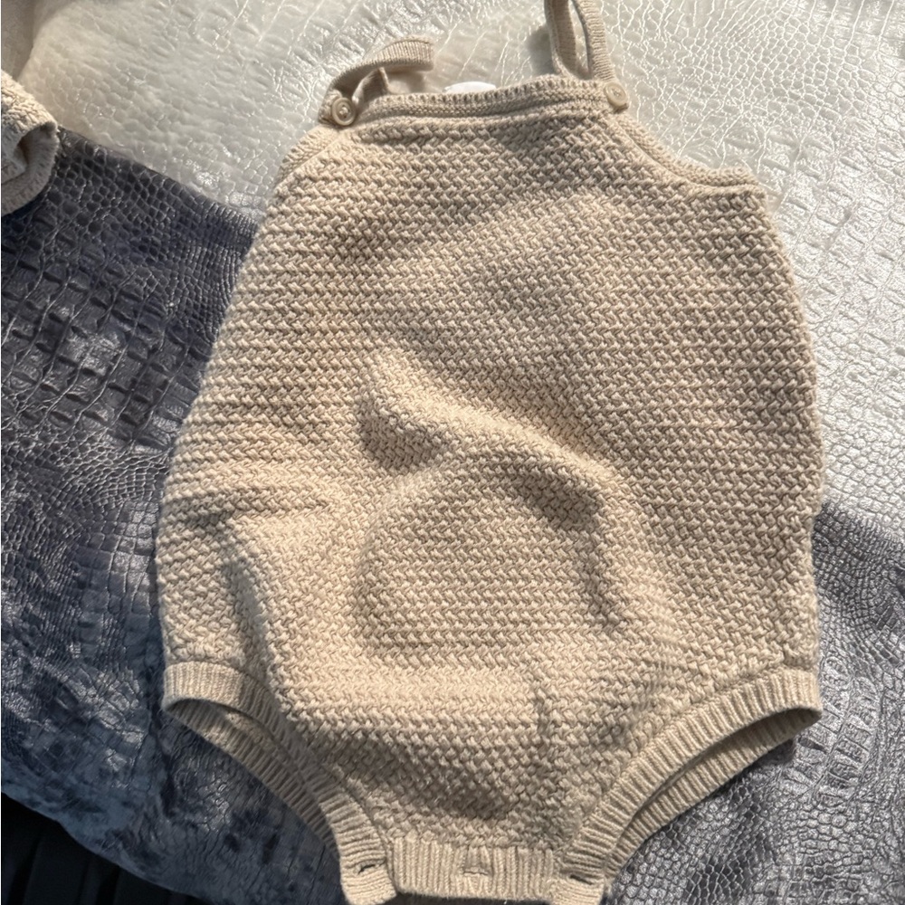 Gap Cream Knit Baby Cardigan and romper Set - Picture 4 of 4